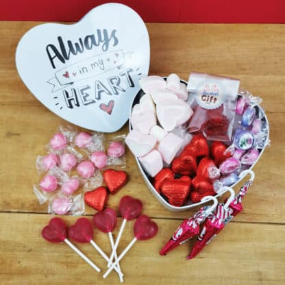 Coffret Cadeau St Valentin : Boîte en coeur "Always in my heart " remplie de bonbons (Blanche)