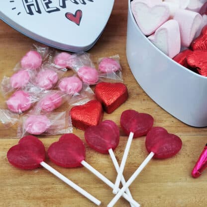 Coffret Cadeau St Valentin : Boîte en coeur "Always in my heart " remplie de bonbons (Blanche)