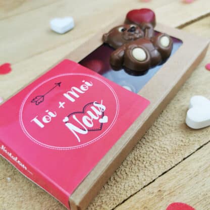 Ourson Saint Valentin au chocolat au lait avec un coeur rouge x3
