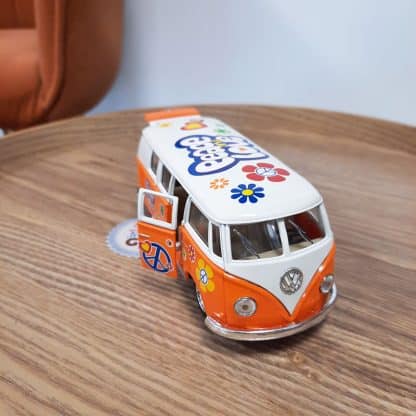 Miniature Volkswagen Bus T1 de 1962 - Peace and Love (12,5 cm)