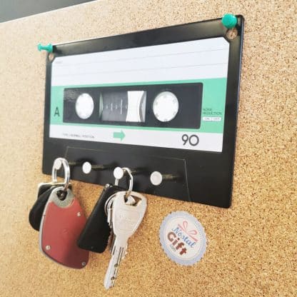 Porte-clés mural en métal - Cassette rétro