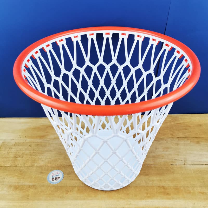Poubelle en forme de panier de basket