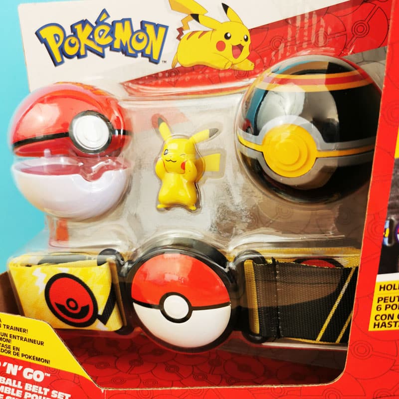 Achetez un ensemble Pokemon Trainer avec ceinture, Pokeball, sac et figurine