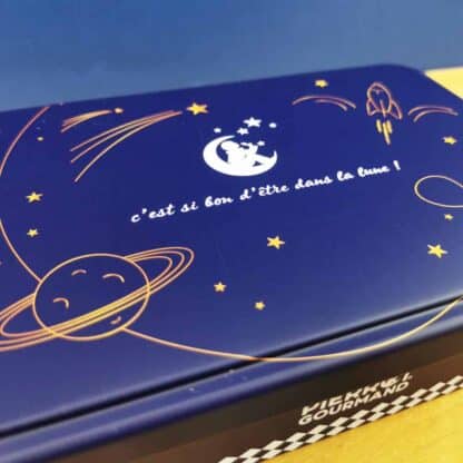 Pierrot Gourmand - Boîte en métal 20 sucettes (caramel & goût fruits) – Image 6