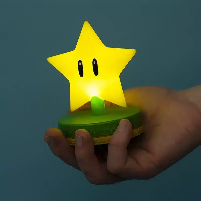 Lampe De Noël Mario Super Star - Écran LED 7 Pouces (17,8 Cm) - À Brancher Sur Prise Murale - Décoration Intérieure Officielle