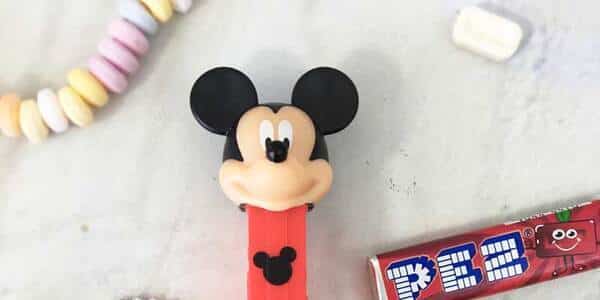 <p>Fan des grands classiques de Disney ? Grâce à notre sélection de produits de cadeau Mickey, revivez avec passion vos meilleurs souvenirs d'enfance.</p>