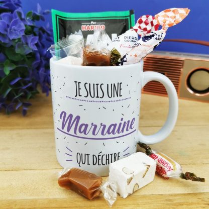 MUG "Je suis une marraine qui déchire" bonbons rétro 80 - Cadeau Marraine