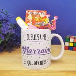 MUG "Je suis une marraine qui déchire" bonbons rétro 80 - Cadeau Marraine