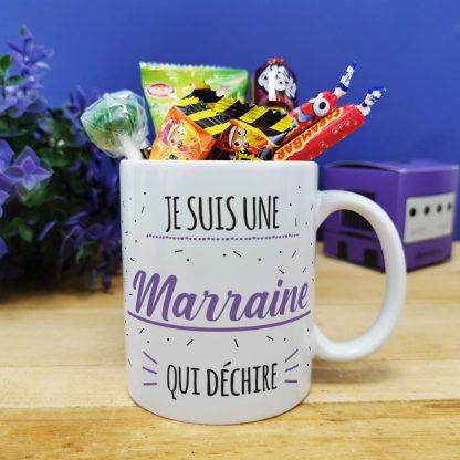 MUG "Je suis une marraine qui déchire" bonbons rétro 80 - Cadeau Marraine