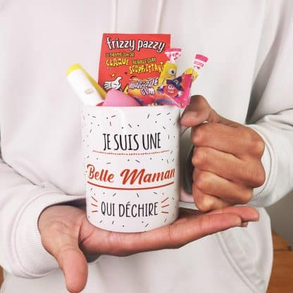 Mug bonbon années 80 "Je suis une belle maman qui déchire"