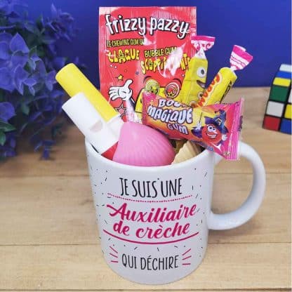 Mug bonbon années 80  "Je suis une auxiliaire de crèche qui déchire"