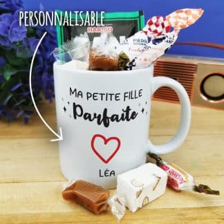 Mug Joyeux Noël Maman personnalisé et ses guimauves coeurs x10