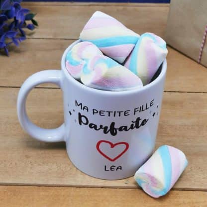 Mug "Ma petite fille parfaite" personnalisé  et ses guimauves torsade x5 - cadeau papy et mamie