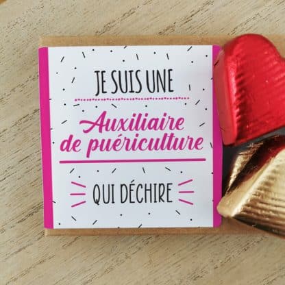 Cœurs au chocolat au lait et chocolat noir praliné x8 "je suis une auxiliaire de puériculture qui déchire"