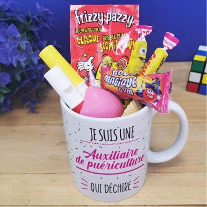 Mug bonbons années 80  "Auxiliaire de puériculture qui déchire"