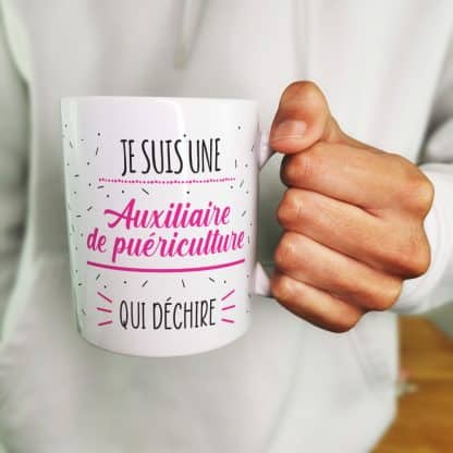 Mug "je suis une auxiliaire de puériculture qui déchire" - Cadeau crèche