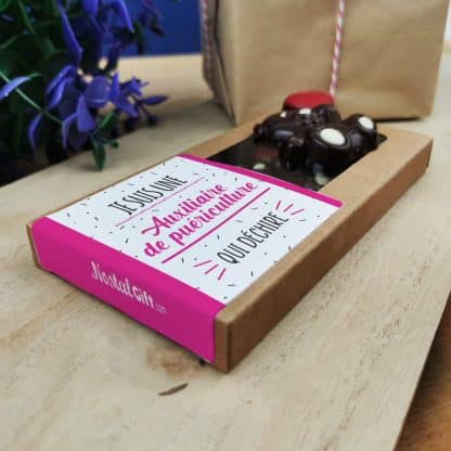 Oursons au chocolat noir x3 "Je suis une auxiliaire de puériculture qui déchire" – Image 2