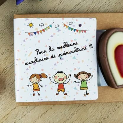 Cœurs au chocolat au lait rouge et blanc x4 "Pour la meilleure auxiliaire de puériculture" - Cadeau pour la fin de l'année scolaire  : Auxiliaire de puericulture