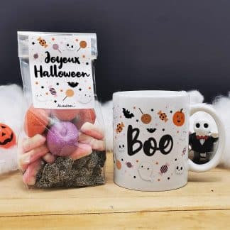 Mug Halloween Boo et ses bonbons Tarentules noires, dentiers et guimauves citrouille et tête de mort