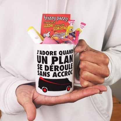 Mug bonbon années 80 "J'adore quand un plan se déroule sans accroc"