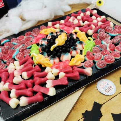 Plateau de bonbons Halloween acidulés (Os, dentiers et araignées) - 370g