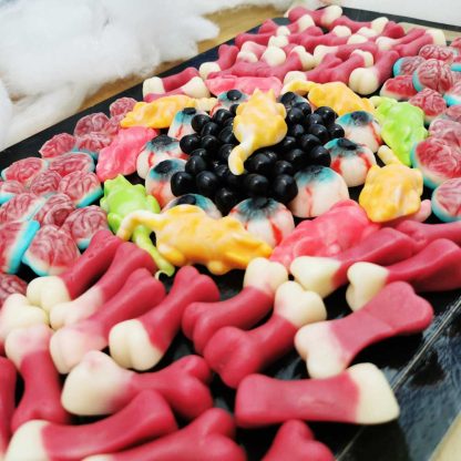 Grand plateau de bonbons Halloween (Os, dragibus, souris, crane et yeux) - 1,4kg – Image 3