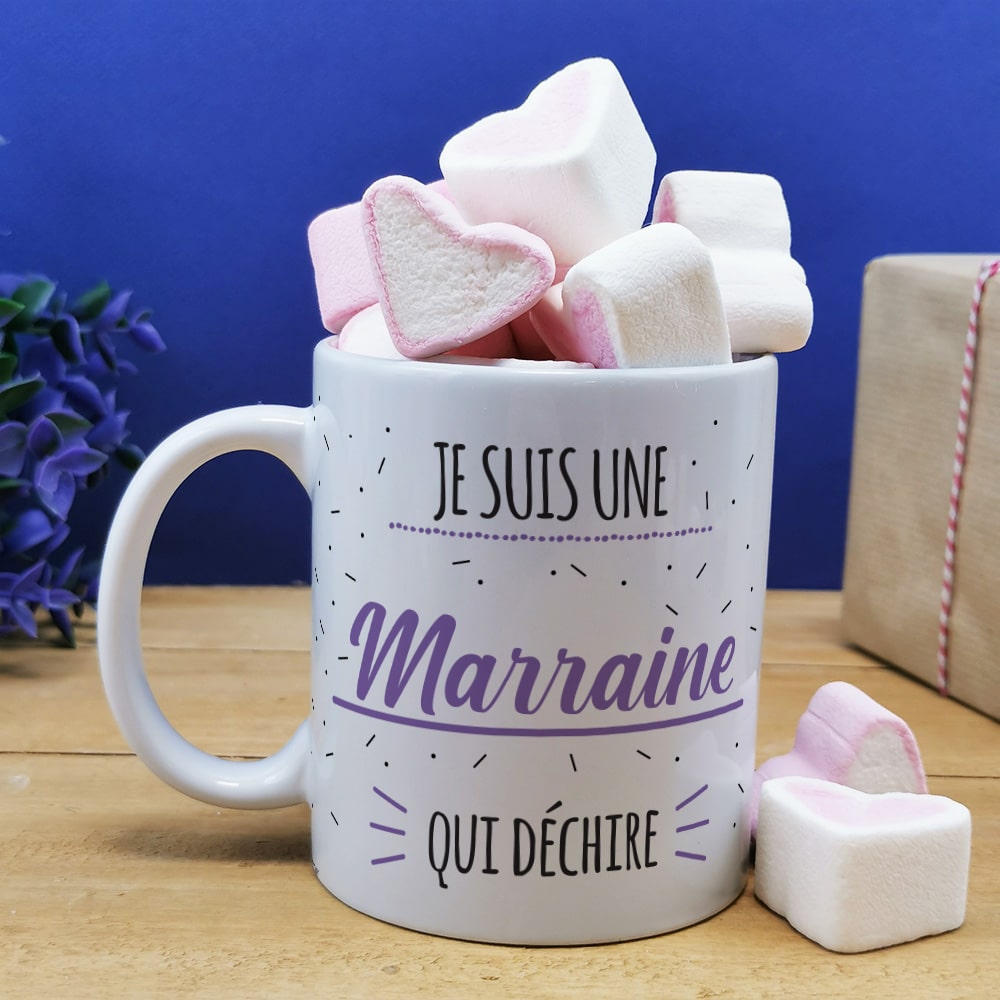 Mug Marraine qui déchire et ses guimauves coeurs x10