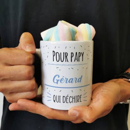 Mug et ses guimauves torsades x5 "Pour papy qui déchire"- cadeau personnalisé