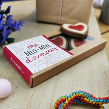 Cœurs au chocolat au lait rouge et blanc x4 "Belle-mère d'amour" – Image 2