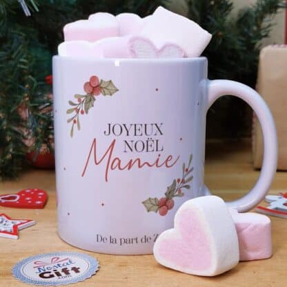 Mug "Joyeux Noël Mamie" personnalisé  et ses guimauves coeurs x10 - Cadeau Noël