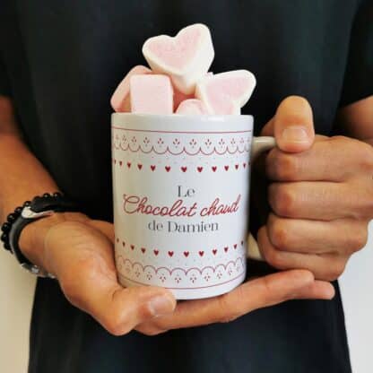 Mug "Le chocolat chaud" - cadeau personnalisé  et ses guimauves coeurs x10