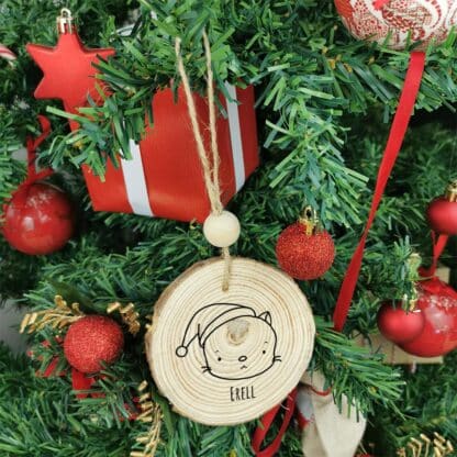 Boule de noël en bois - Personnalisé avec le prénom - Chat de Noël – Image 3