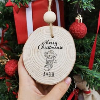 Boule de noël en bois - Personnalisé avec Prénom - Chaussette de Noël et sa souris (Merry Christmouse)