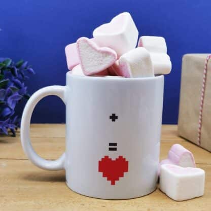 Mug "Pixel coeur" - cadeau personnalisé  et ses guimauves coeurs x10