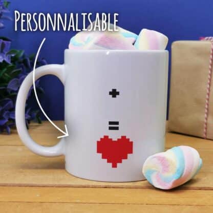 Mug "Pixel coeur" - cadeau personnalisé et ses guimauves torsade x5