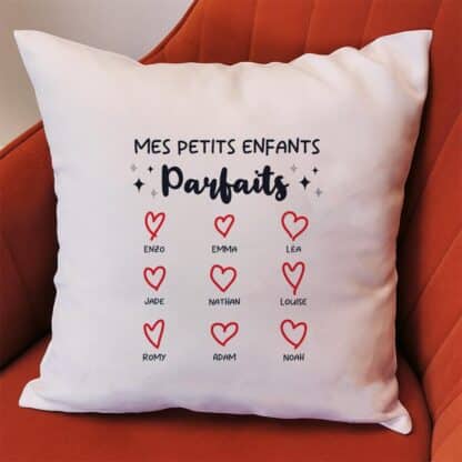 Coussin “Mes petits enfants parfaits” – De 2 à 12 prénoms - Cadeau mamie, papy personnalisé