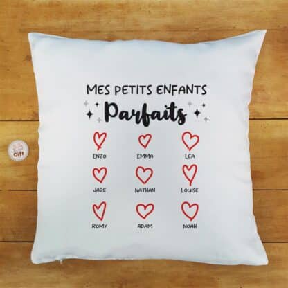 Coussin “Mes petits enfants parfaits” – De 2 à 12 prénoms - Cadeau mamie, papy personnalisé