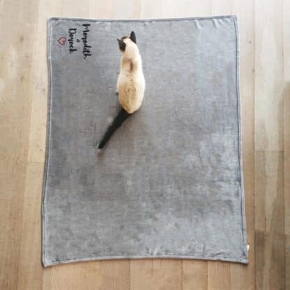 Plaid doux gris personnalisé Coeur - 125x150 cm - Cadeau saint valentin