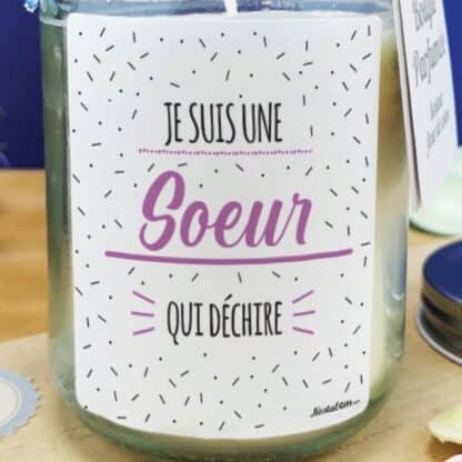 Bougie Jar "Je suis une soeur qui déchire" - Fleur de coton