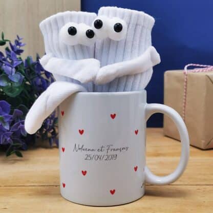 Mug "Petits coeurs" personnalisé et ses guimauves coeurs x10 - Cadeau couple