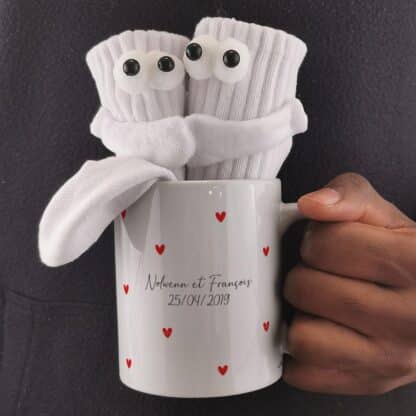 Mug "Petits coeurs" personnalisé et ses guimauves coeurs x10 - Cadeau couple