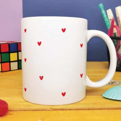 Mug "Petits coeurs" personnalisé et ses guimauves coeurs x10 - Cadeau couple