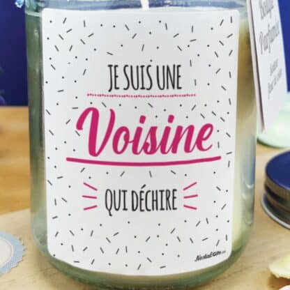 Bougie Jar "Je suis une voisine qui déchire"