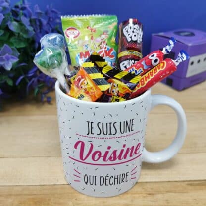 Mug bonbons des années 90 "Je suis une voisine qui déchire"- cadeau personnalisé