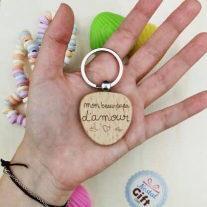 Porte clé coeur en bois personnalisable - "Mon beau-papa d'amour" – Image 2